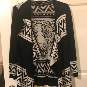 Black & Cream Colored Cardigan 🍃